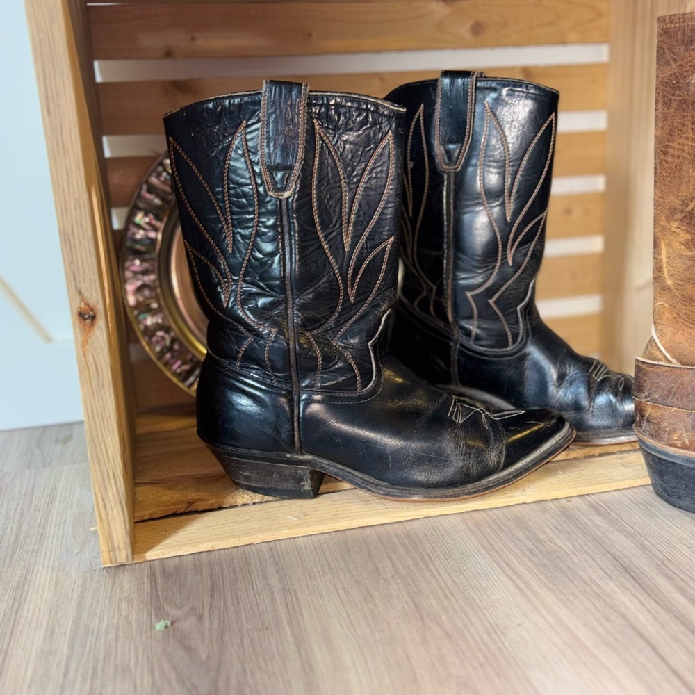Vintage western cowboy boots
